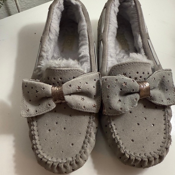 UGG Women's Taupe Moccasins with Bow - Picture 8 of 9